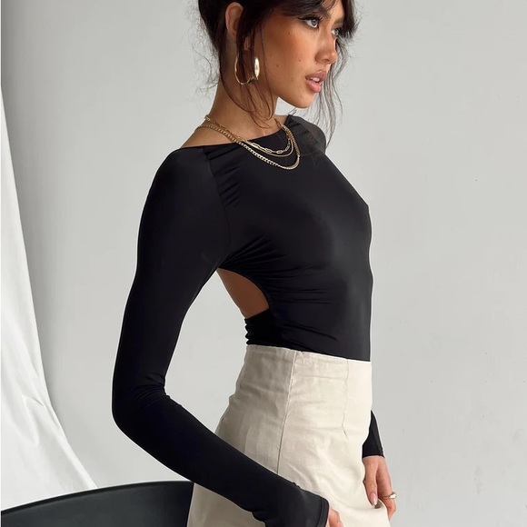 Princess Polly Gatewood Long Sleeve Bodysuit black (size 2) - Picture 4 of 5